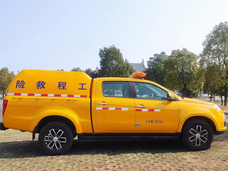 800X600江鈴皮卡救險(xiǎn)車(chē)3.jpg